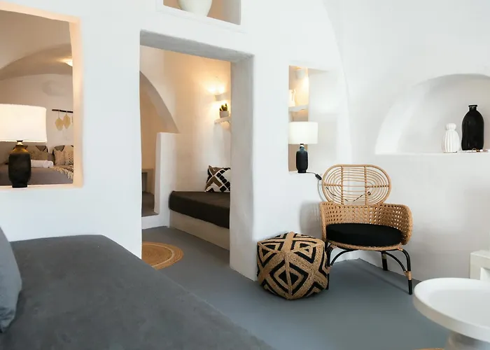 Villa Little Rock - *